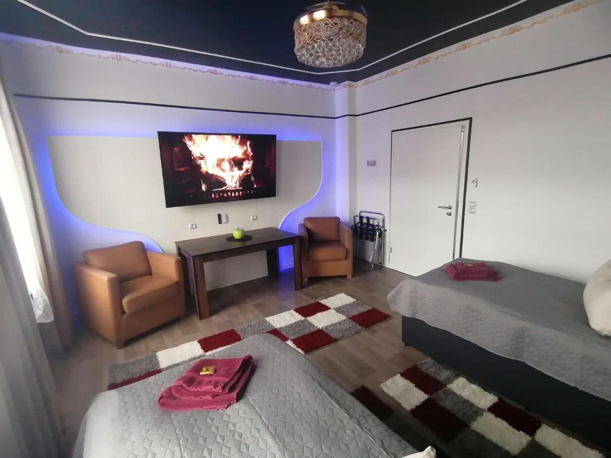 Best-Preis -Gold Suite- Mit Netflix, Self-Check-In, Ebike Ladestation, Fahrradraum, Wlan, Netflix Und Massagesessel - Direkt Am Elberadweg Im Herzen Von Wittenberge Esterno foto