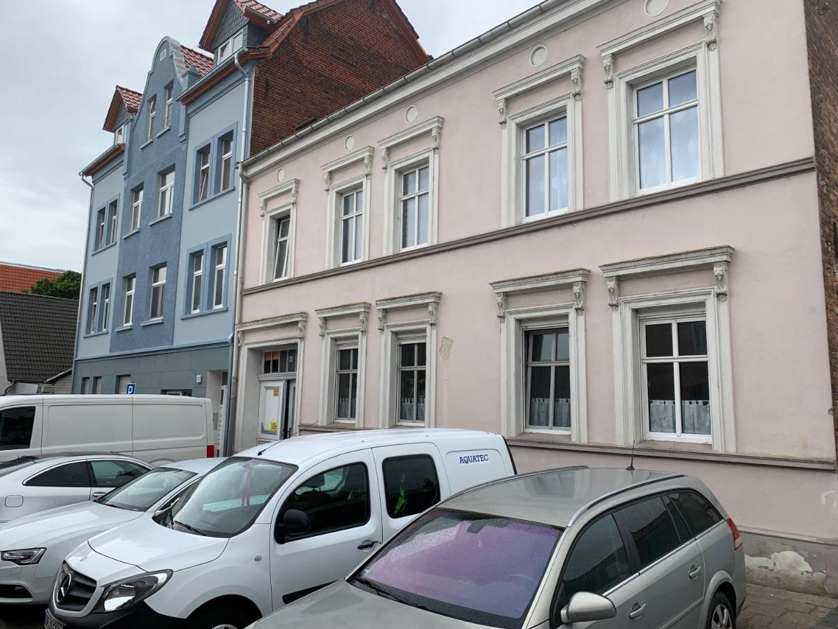Best-Preis -Gold Suite- Mit Netflix, Self-Check-In, Ebike Ladestation, Fahrradraum, Wlan, Netflix Und Massagesessel - Direkt Am Elberadweg Im Herzen Von Wittenberge Esterno foto