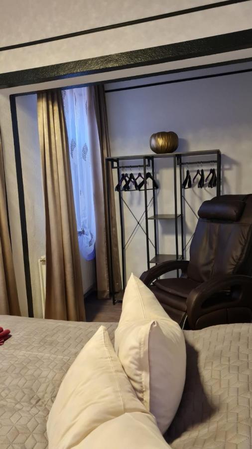 Best-Preis -Gold Suite- Mit Netflix, Self-Check-In, Ebike Ladestation, Fahrradraum, Wlan, Netflix Und Massagesessel - Direkt Am Elberadweg Im Herzen Von Wittenberge Esterno foto