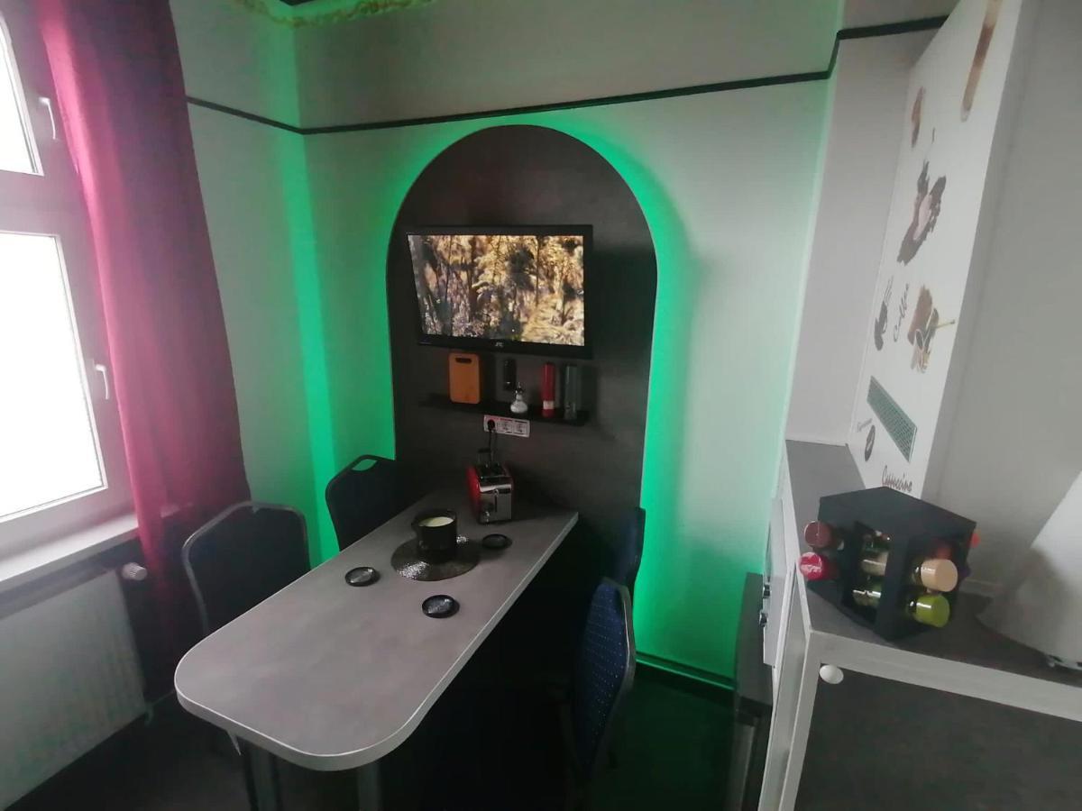 Best-Preis -Gold Suite- Mit Netflix, Self-Check-In, Ebike Ladestation, Fahrradraum, Wlan, Netflix Und Massagesessel - Direkt Am Elberadweg Im Herzen Von Wittenberge Esterno foto