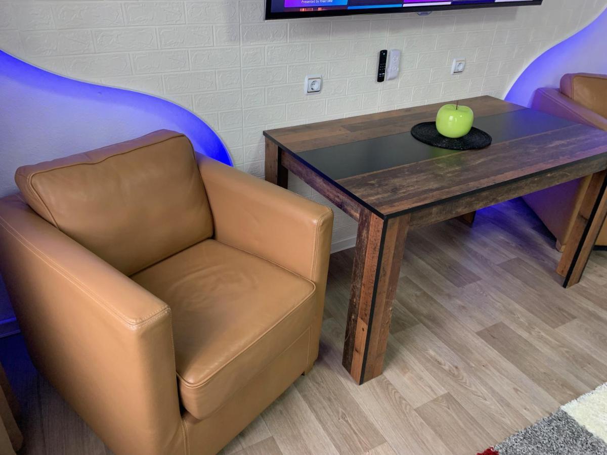 Best-Preis -Gold Suite- Mit Netflix, Self-Check-In, Ebike Ladestation, Fahrradraum, Wlan, Netflix Und Massagesessel - Direkt Am Elberadweg Im Herzen Von Wittenberge Esterno foto