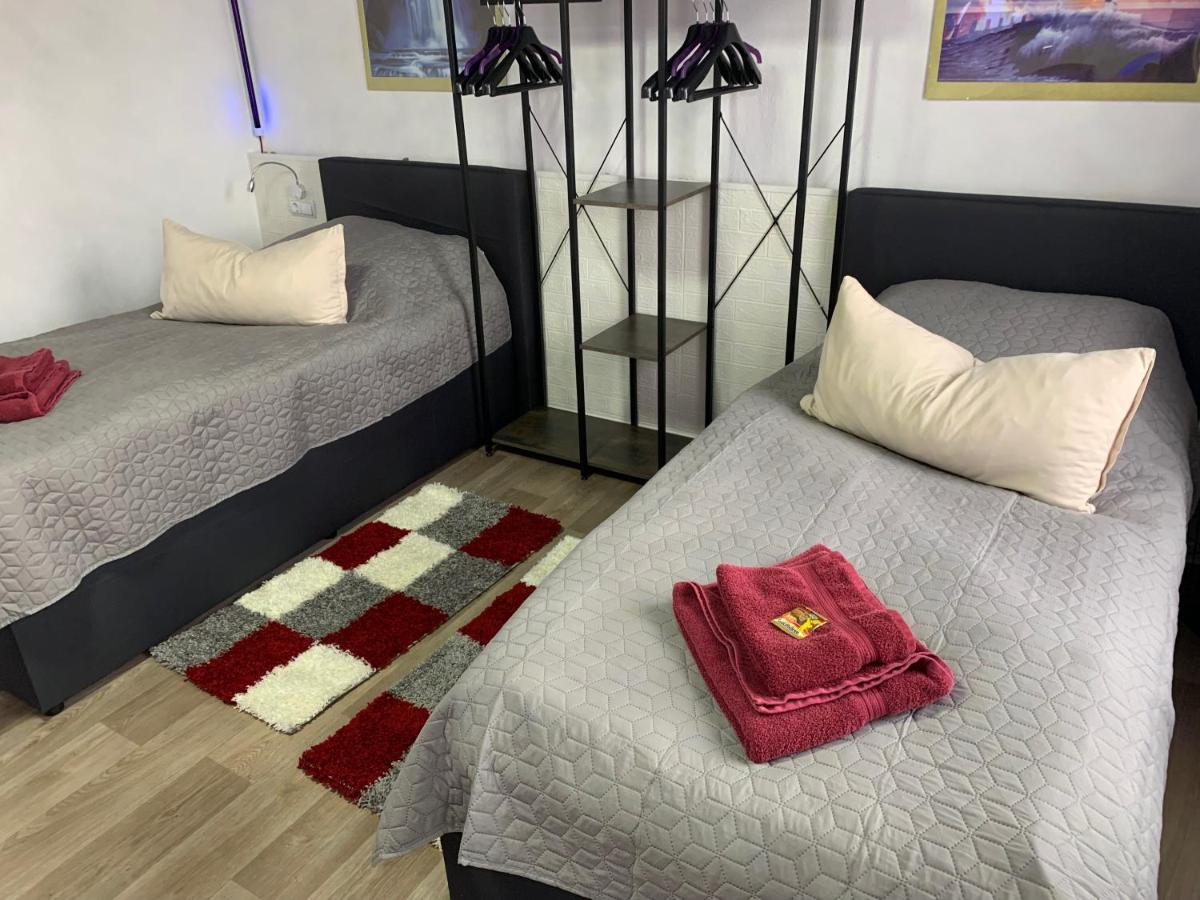 Best-Preis -Gold Suite- Mit Netflix, Self-Check-In, Ebike Ladestation, Fahrradraum, Wlan, Netflix Und Massagesessel - Direkt Am Elberadweg Im Herzen Von Wittenberge Esterno foto