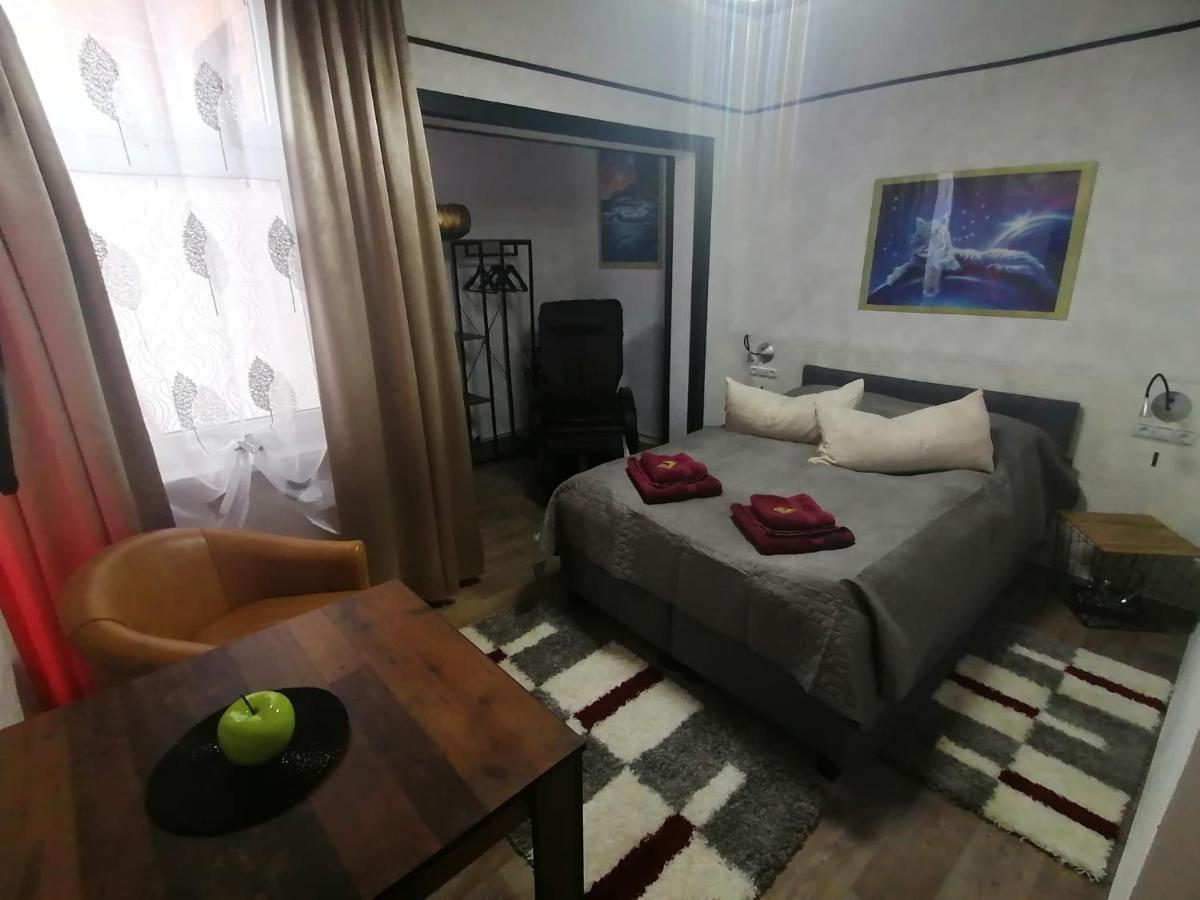 Best-Preis -Gold Suite- Mit Netflix, Self-Check-In, Ebike Ladestation, Fahrradraum, Wlan, Netflix Und Massagesessel - Direkt Am Elberadweg Im Herzen Von Wittenberge Esterno foto