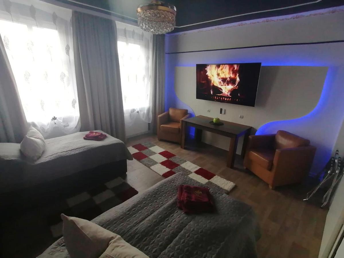 Best-Preis -Gold Suite- Mit Netflix, Self-Check-In, Ebike Ladestation, Fahrradraum, Wlan, Netflix Und Massagesessel - Direkt Am Elberadweg Im Herzen Von Wittenberge Esterno foto